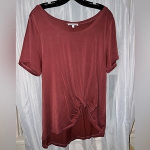 Grace&Lace Flowy French knotted t-shirt😍